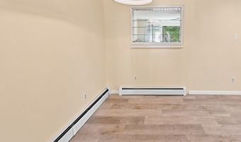 9 Whitewood Rd, Clinton, CT 06413