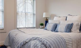 32 Exchange St 203, East Greenwich, RI 02818