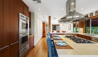 563 Mikioi Pl, Kihei, HI 96753