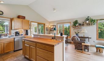 4170 Riverview Dr, Alma, MI 48801