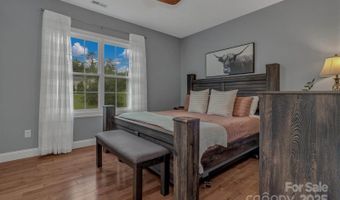 159 S Willow Brook Dr, Asheville, NC 28806
