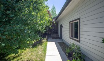 404 SNAKE RIVER Dr, Alpine, WY 83128