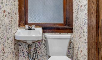 411 E Walker St, Ash Grove, MO 65604