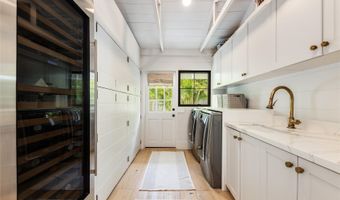 1456 Mokulua Dr, Kailua, HI 96734