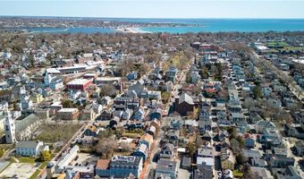 35 Pelham St A, Newport, RI 02840