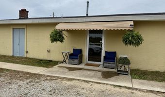 1306 Shull St, Ava, MO 65608