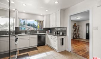 8536 McConnell Ave, Los Angeles, CA 90045