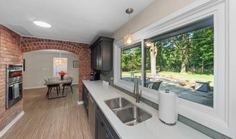 3446 Charing Cross Rd, Ann Arbor, MI 48108