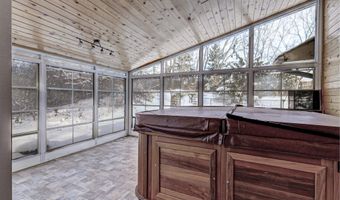 3543 N WELLINGTON Dr, Appleton, WI 54911