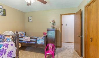 2104 Cedarcrest Ct, Arkansas City, KS 67005