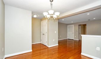 4079 S FOUR MILE RUN Dr 402, Arlington, VA 22204