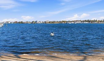 159 Harbor Inn Rd, Bayville, NJ 08721