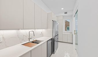 2321 N RICHMOND St, Arlington, VA 22207