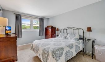 515 Park Club Ln, Amherst, NY 14221