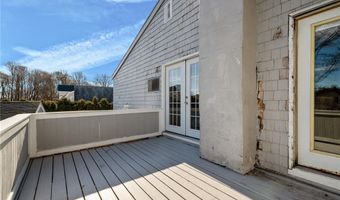 16 Courtway St, Narragansett, RI 02882