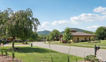 26 Ocaso Dr, Asheville, NC 28806
