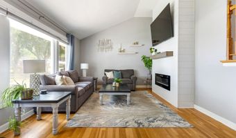 817 N Gibbons Ave, Arlington Heights, IL 60004