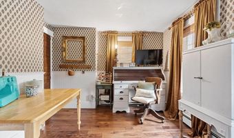 15 Chapel St, Ashburnham, MA 01430