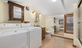 39 Walcott Ave, Jamestown, RI 02835