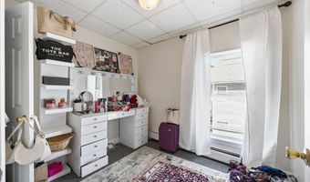10 Pearl St, Auburn, ME 04210