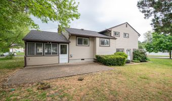 540 Sherman Ave, Belford, NJ 07718