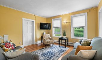 202 Steadwell Rd, Amsterdam, NY 12010