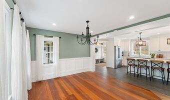 6 Knowlton Ct, Bristol, RI 02809
