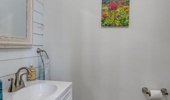 201 Hickory Point Dr, Aurora, NC 27806