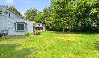 5 Beaver Pond Rd, Albany, NY 12211