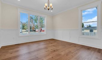 2 Potters Ct, Bayville, NJ 08721