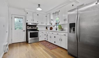 17 Pine St, Bellingham, MA 02019