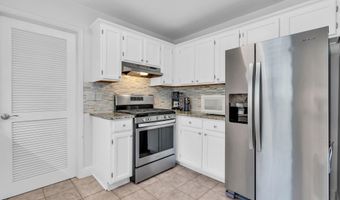 16 Shelli Ter, Barnegat, NJ 08005