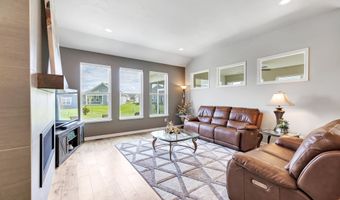 5668 N KESTREL Cir, Appleton, WI 54913