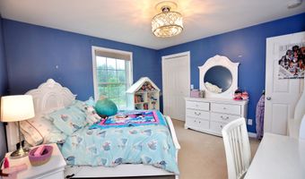 34 Chippenwood Ln, Bristol, CT 06010