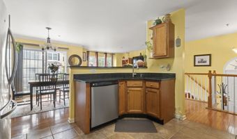 6 ELCO Ct, Bayonne, NJ 07002