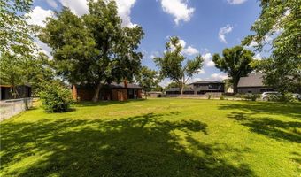 723 8th St, Bentonville, AR 72712