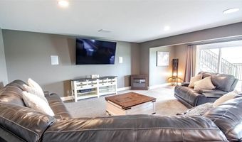 9174 207th Ave, Anamosa, IA 52205