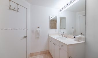 21050 Point Pl 702, Aventura, FL 33180