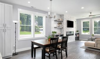 1 Jennlynn Dr, Arden, NC 28704