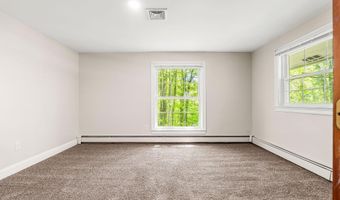 28 Olde Lantern Rd, Bedford, NH 03110