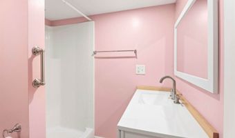 75 Marsh Rd, Belfast, ME 04915