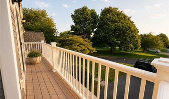 520 Corey Ln, Middletown, RI 02842