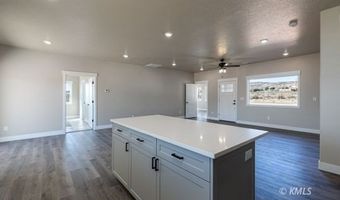 1140 S Independence Way, Big Water, UT 84741