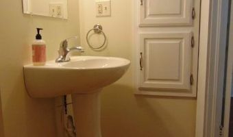 422 E Walnut St, Alma, MI 48801