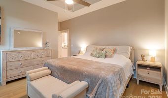 64 Creekside View Dr, Asheville, NC 28804