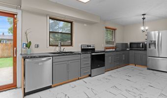 621 Pioneer Dr, Indianapolis, IN 46217