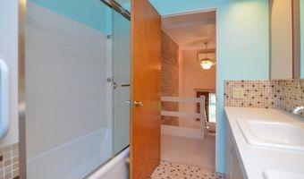 1105 S TIMMERS Ln, Appleton, WI 54914