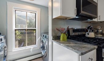 39 School St, Acton, MA 01720