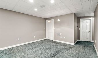 60 Camelot Dr, Bedford, NH 03110