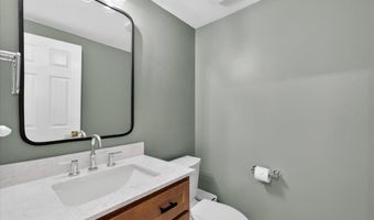 1428 Cedar Bluff Dr, Ballwin, MO 63021